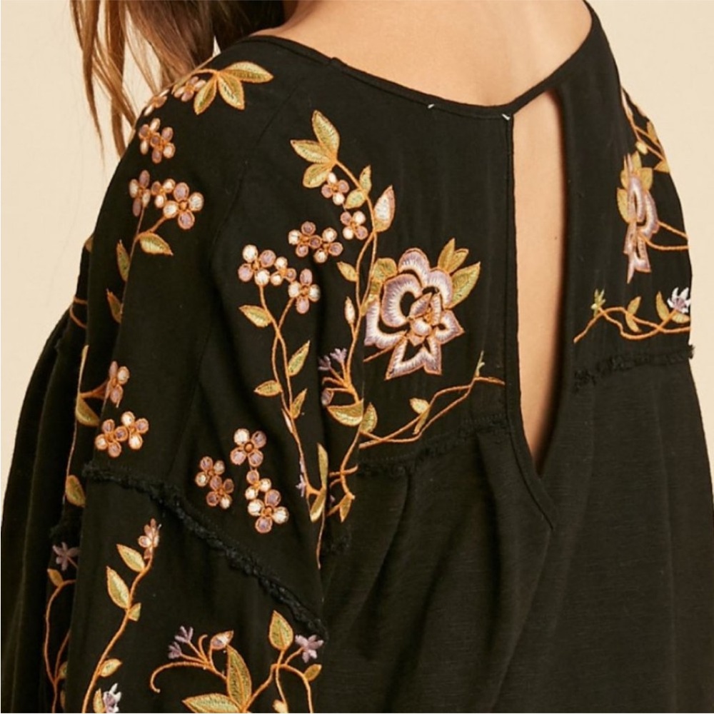 NWT Embroider Top Black embroidery Floral Long Sleeve pull over "In Loom" L XL - Picture 9 of 10